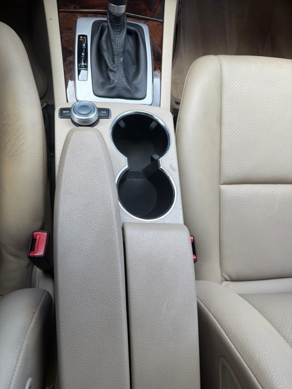 2011 Mercedes-Benz GLK-Class Image 16