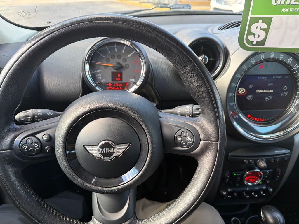 2015 MINI Cooper Image 13