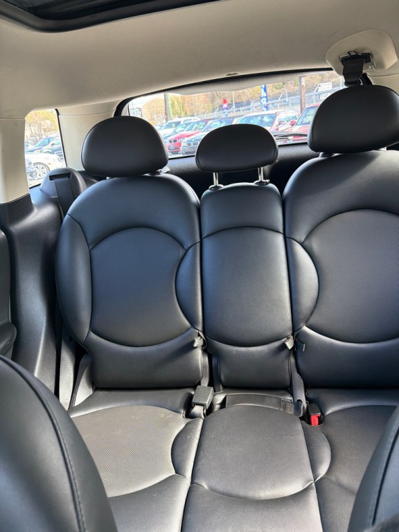 2015 MINI Cooper Image 15