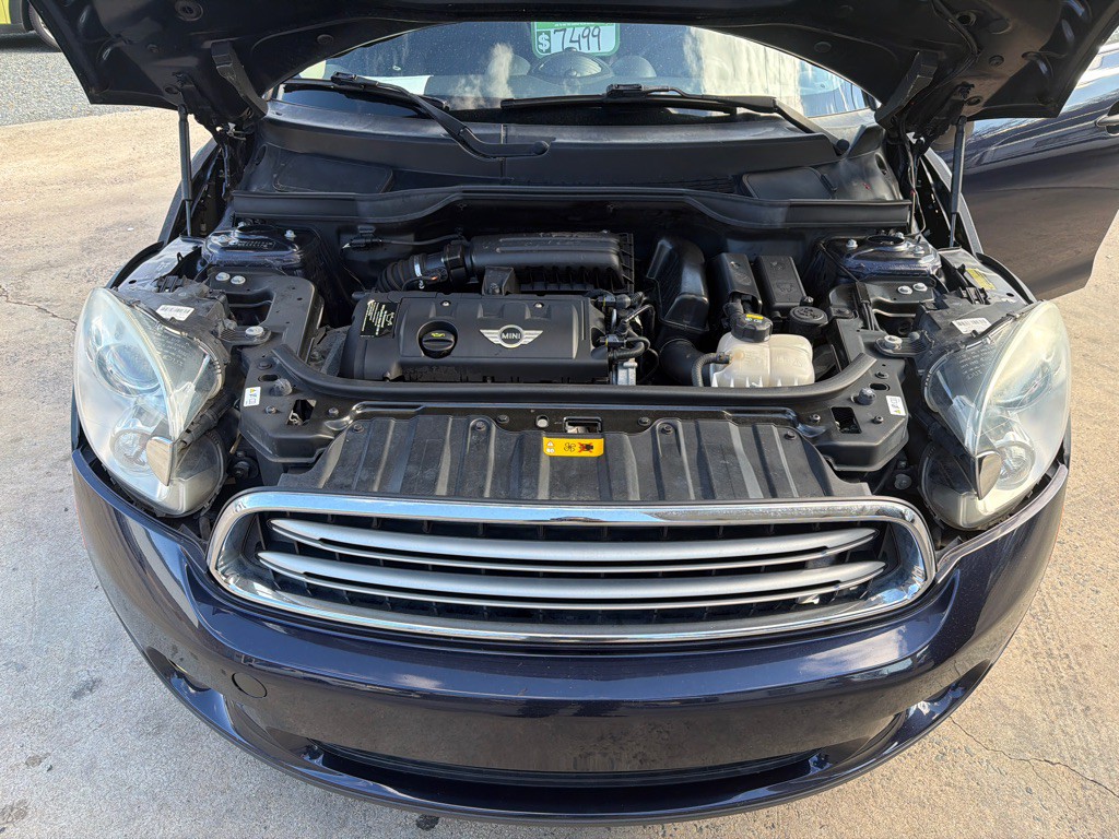 2015 MINI Cooper Image 18