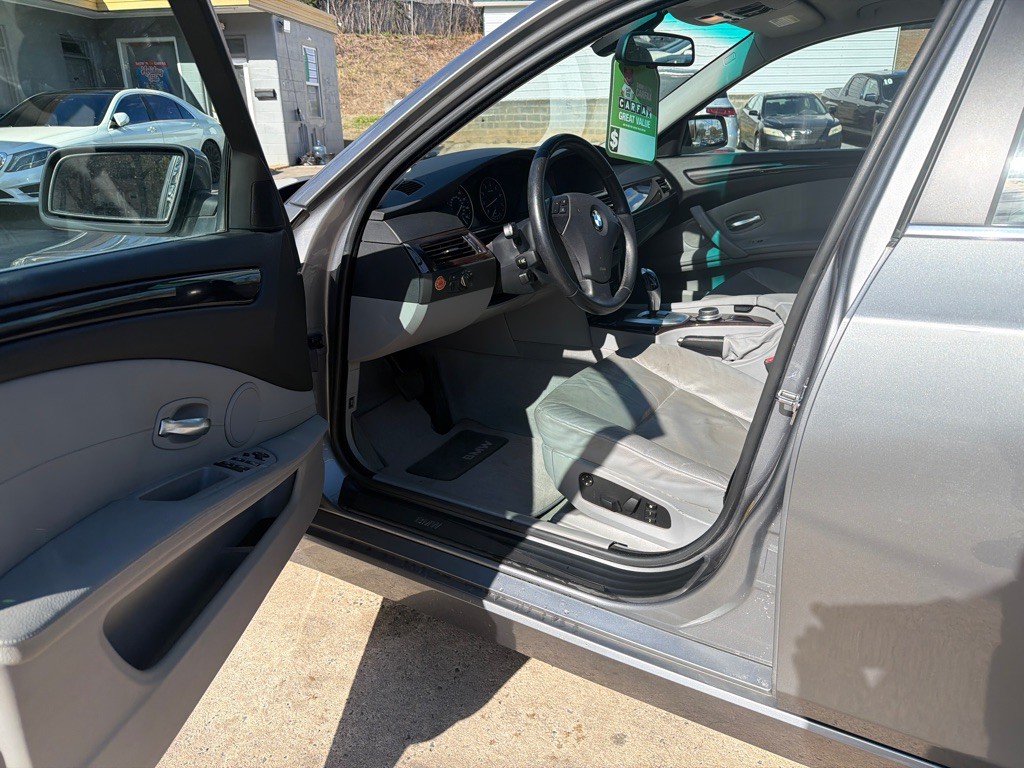 2008 BMW 5 Series Image 10