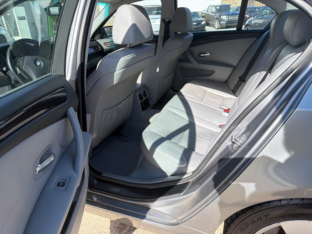 2008 BMW 5 Series Image 11