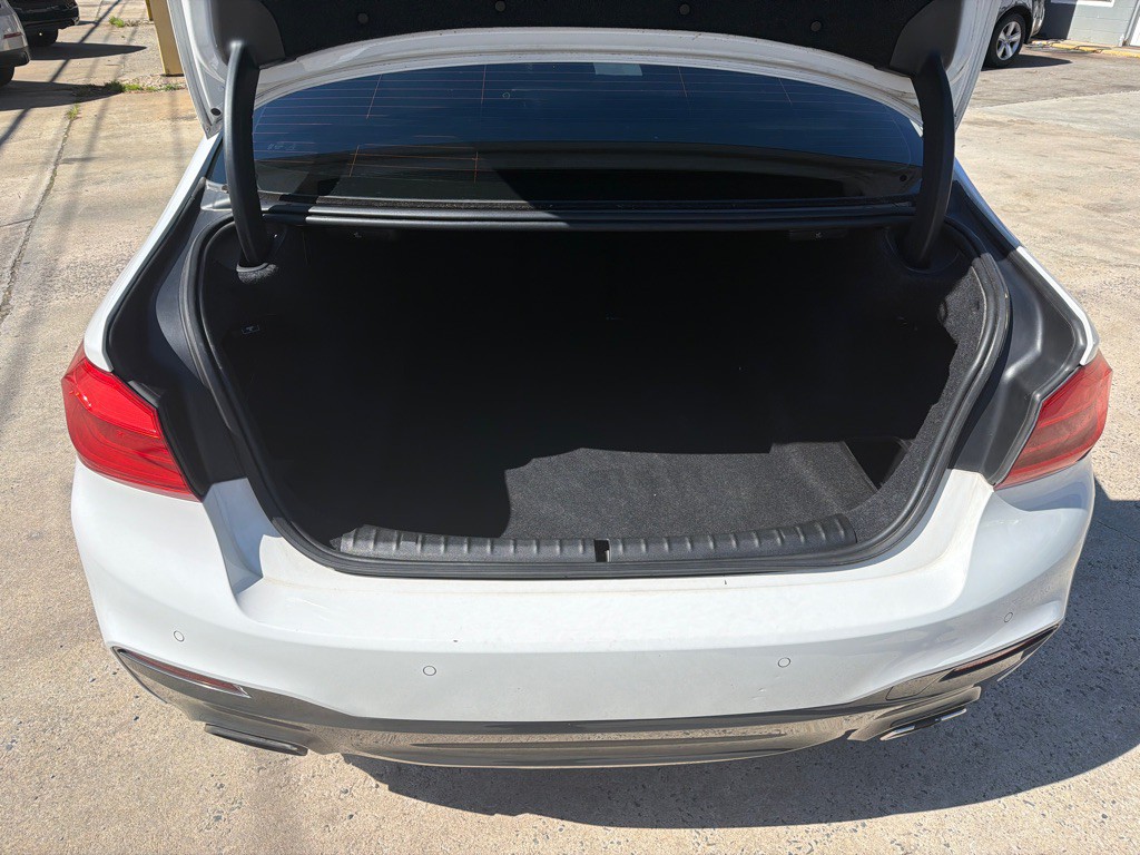 2017 BMW 5 Series Image 10