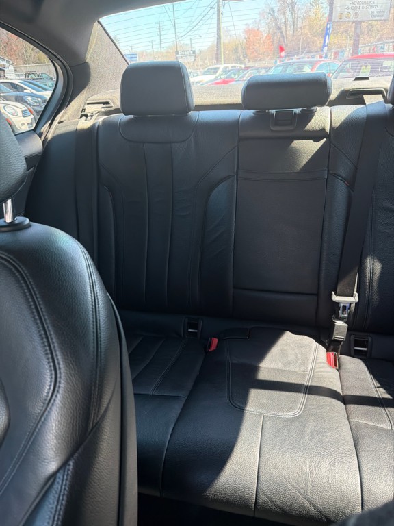 2017 BMW 5 Series Image 18