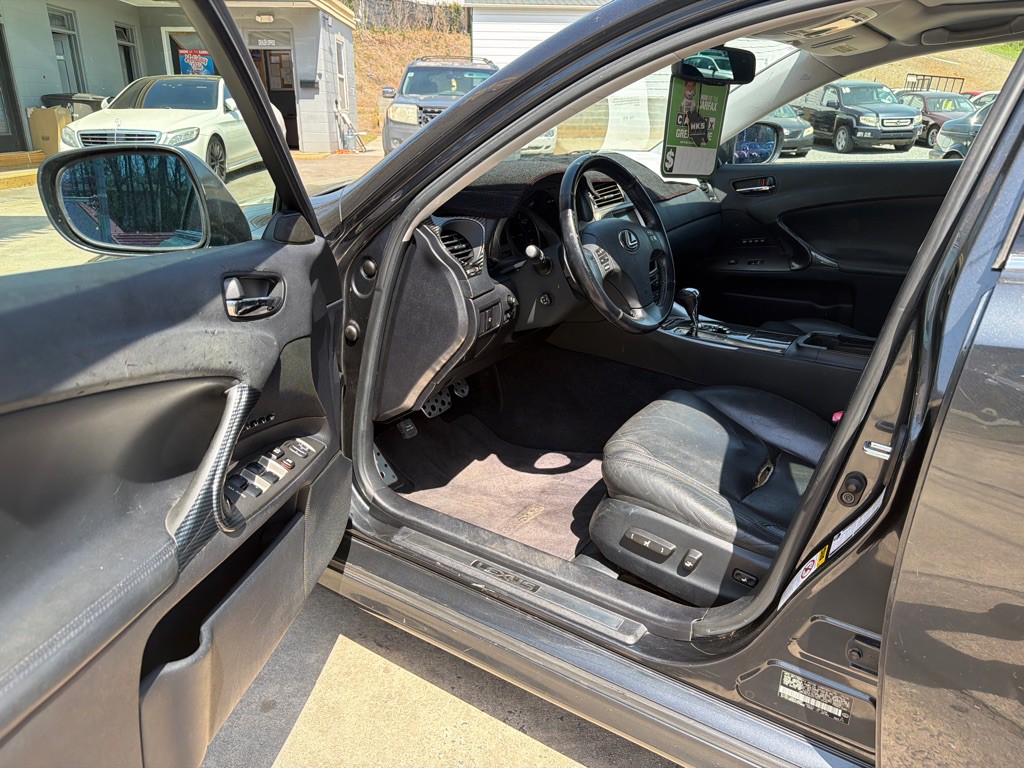 2007 Lexus IS Image 9