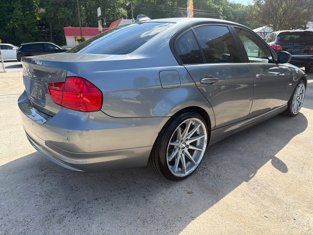 2009 BMW 3 Series Image 7