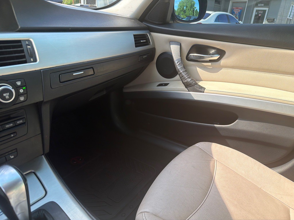 2009 BMW 3 Series Image 15