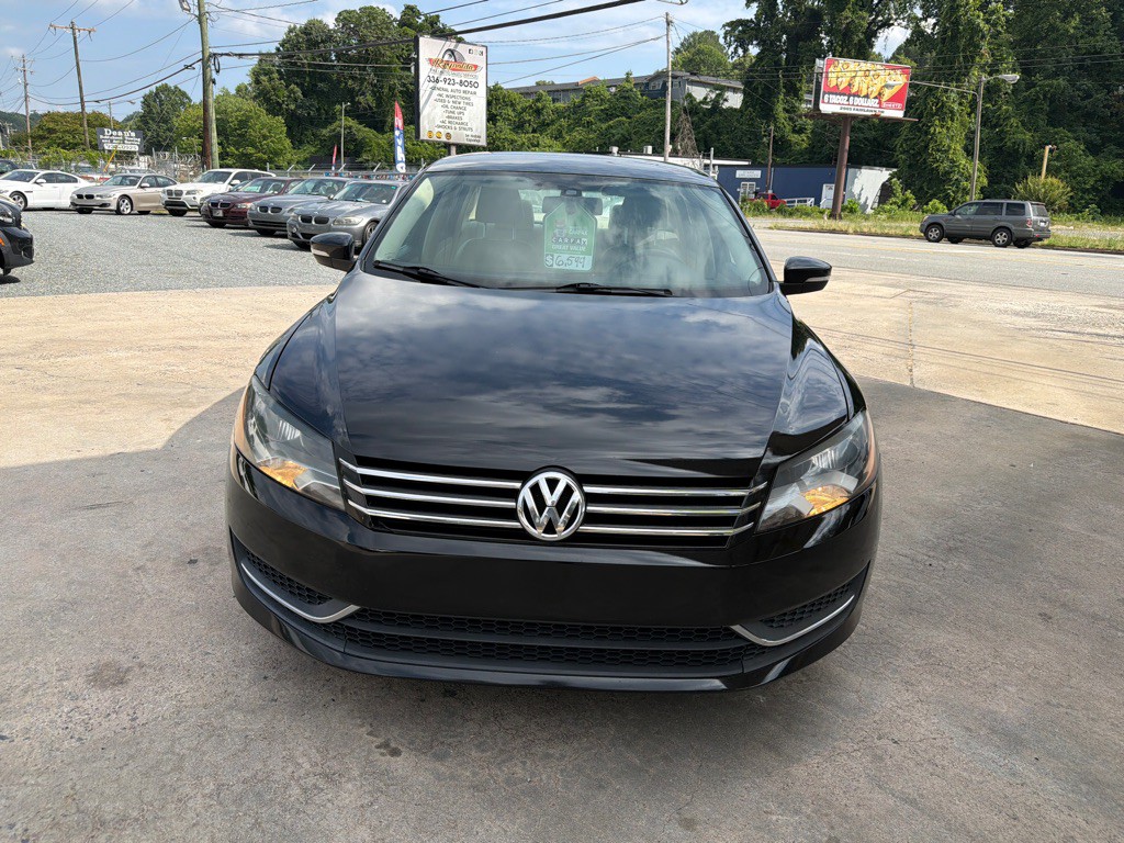 2013 Volkswagen Passat Image 2