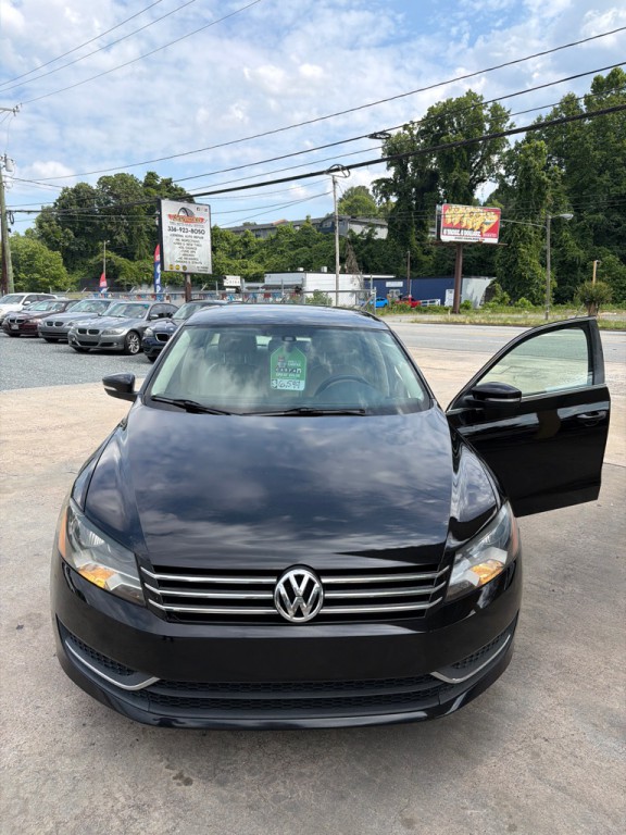 2013 Volkswagen Passat Image 18