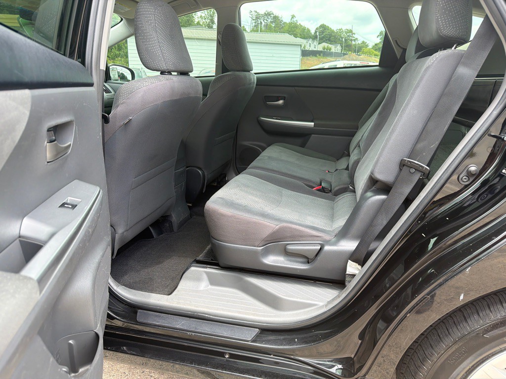 2012 Toyota Prius Image 10