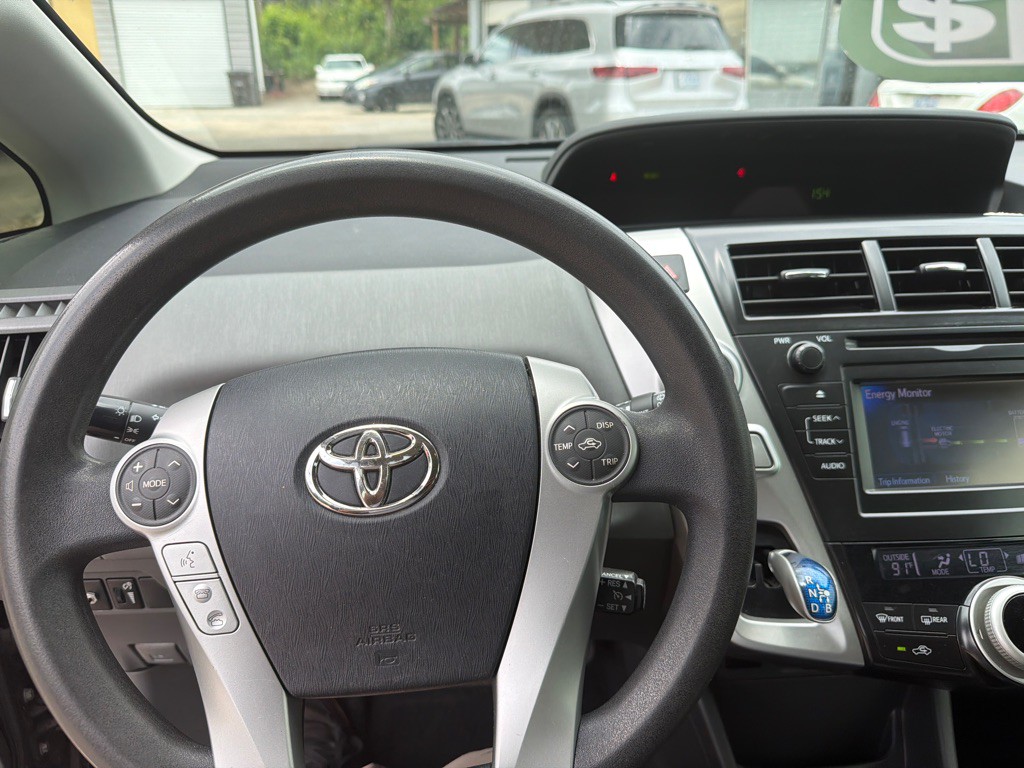 2012 Toyota Prius Image 13