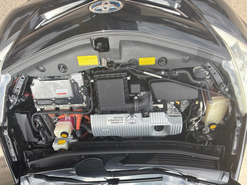 2012 Toyota Prius Image 16
