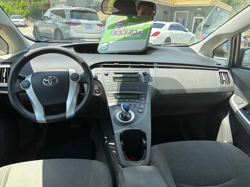 2011 Toyota Prius Image 12