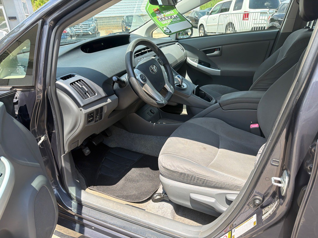 2011 Toyota Prius Image 13