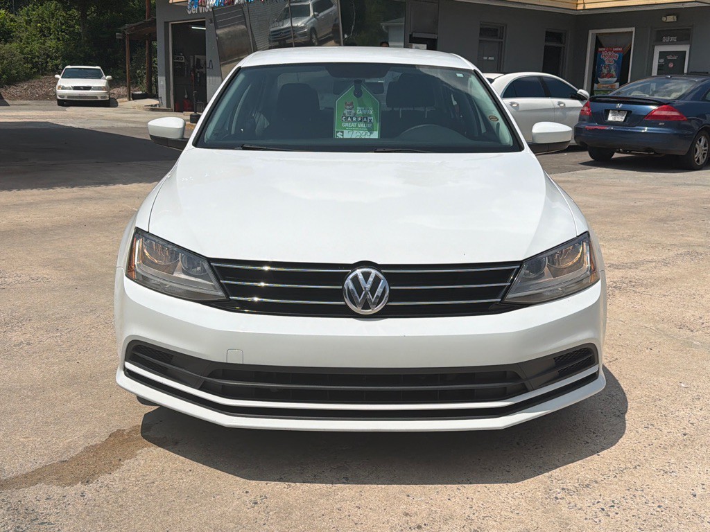 2017 Volkswagen Jetta Image 2