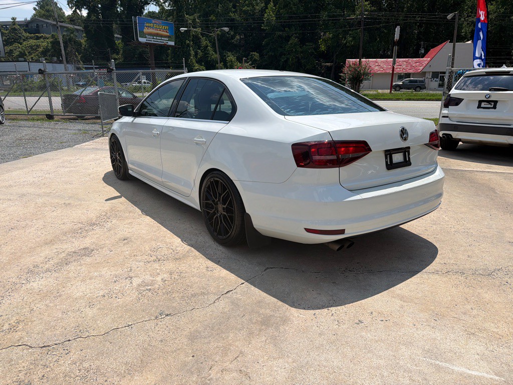 2017 Volkswagen Jetta Image 5