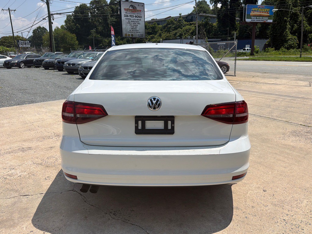 2017 Volkswagen Jetta Image 6