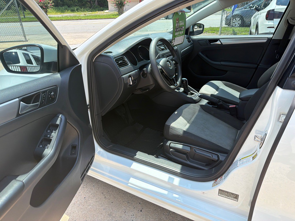 2017 Volkswagen Jetta Image 9