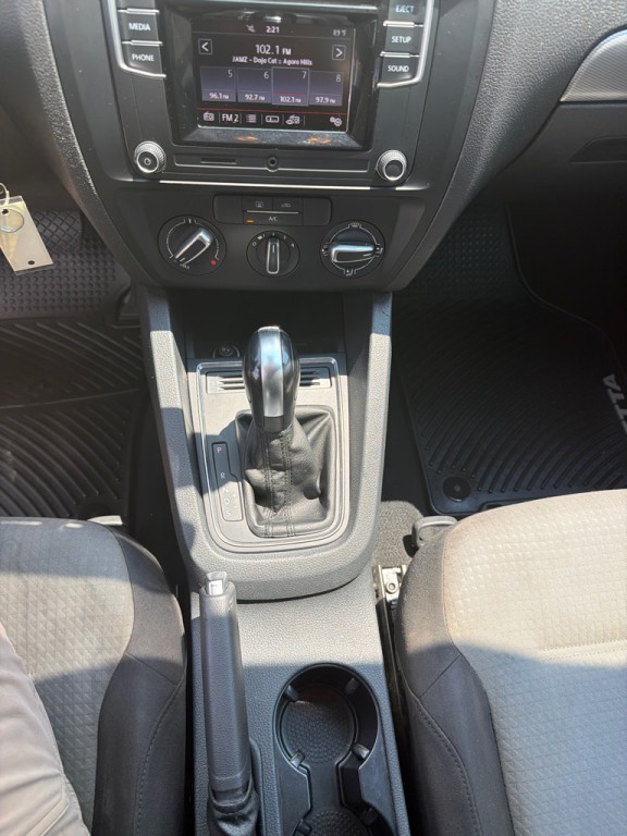 2017 Volkswagen Jetta Image 14