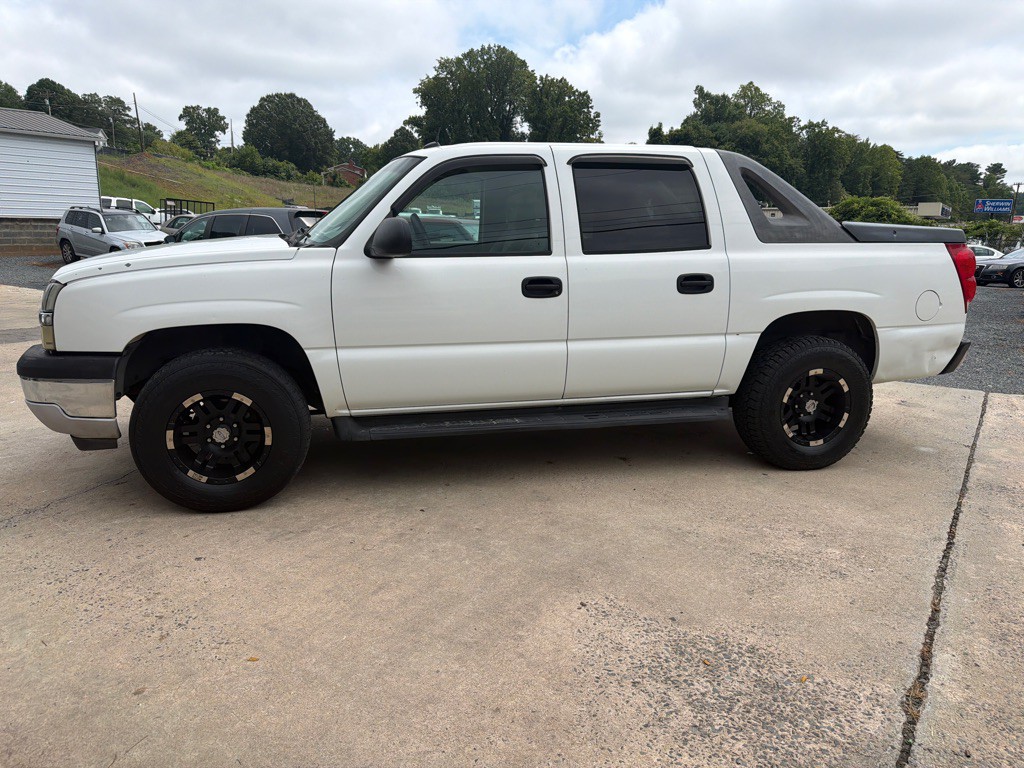 2005 Chevrolet Avalanche Image 4
