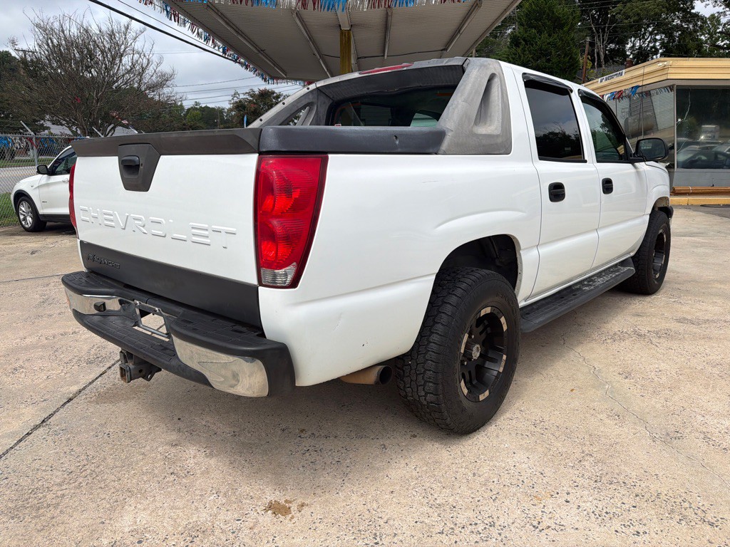 2005 Chevrolet Avalanche Image 7