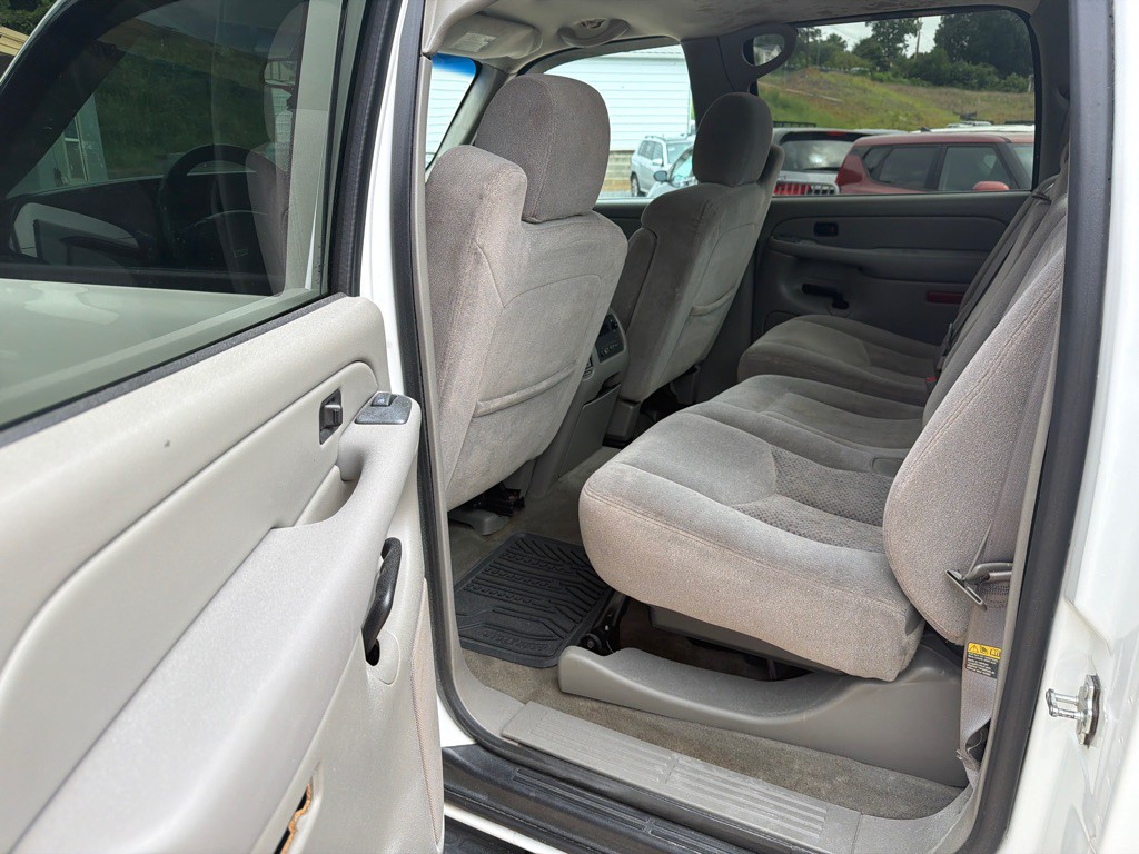 2005 Chevrolet Avalanche Image 11