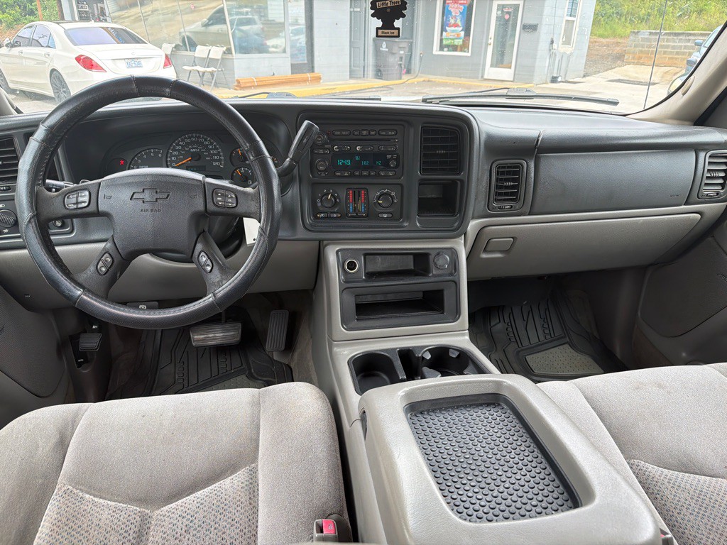 2005 Chevrolet Avalanche Image 12