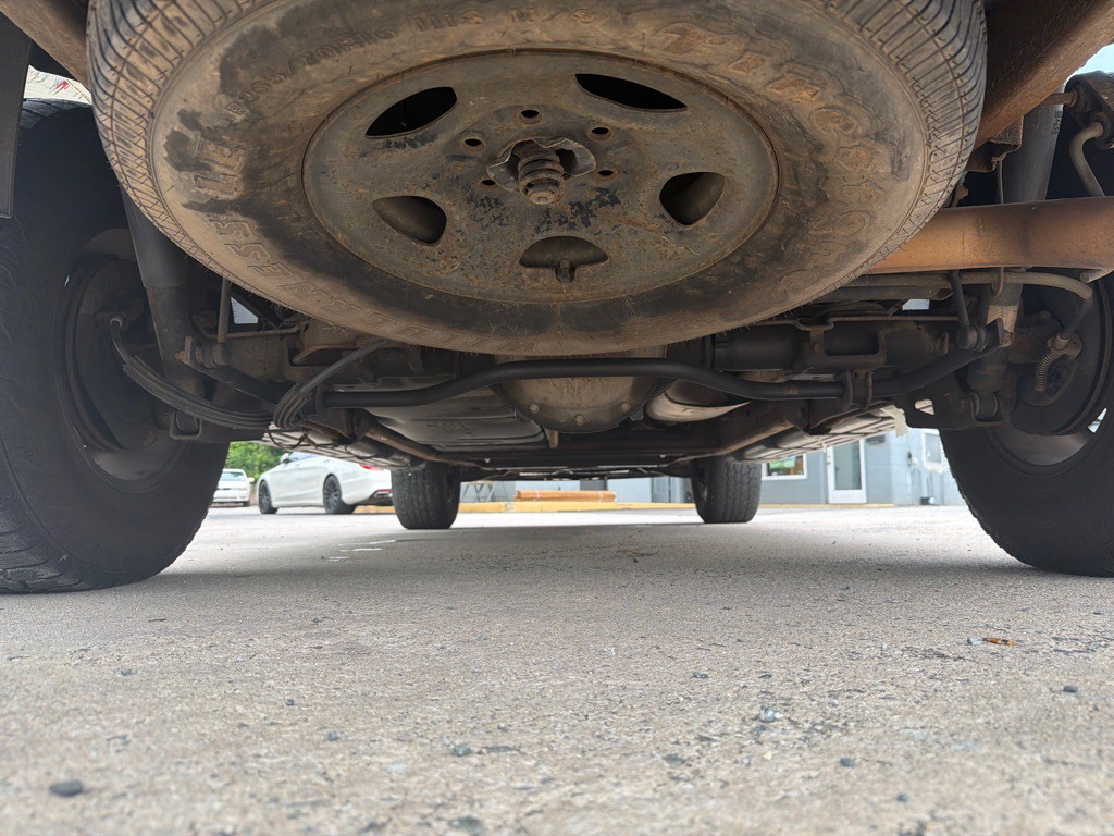 2005 Chevrolet Avalanche Image 20