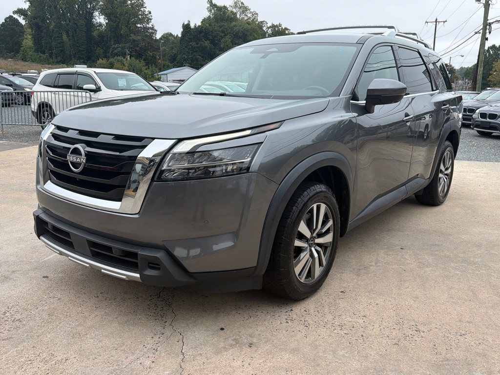2023 Nissan Pathfinder Image 3