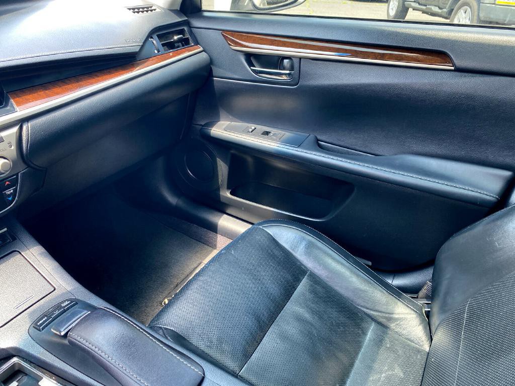 2014 Lexus ES 350 Image 16
