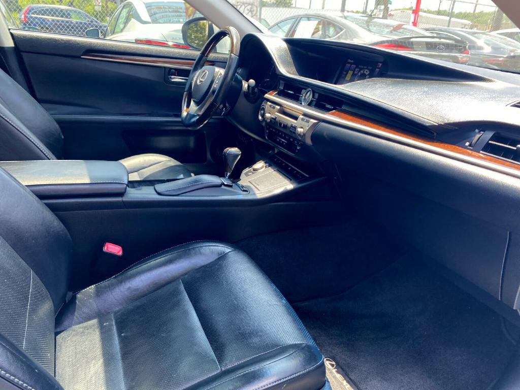 2014 Lexus ES 350 Image 22