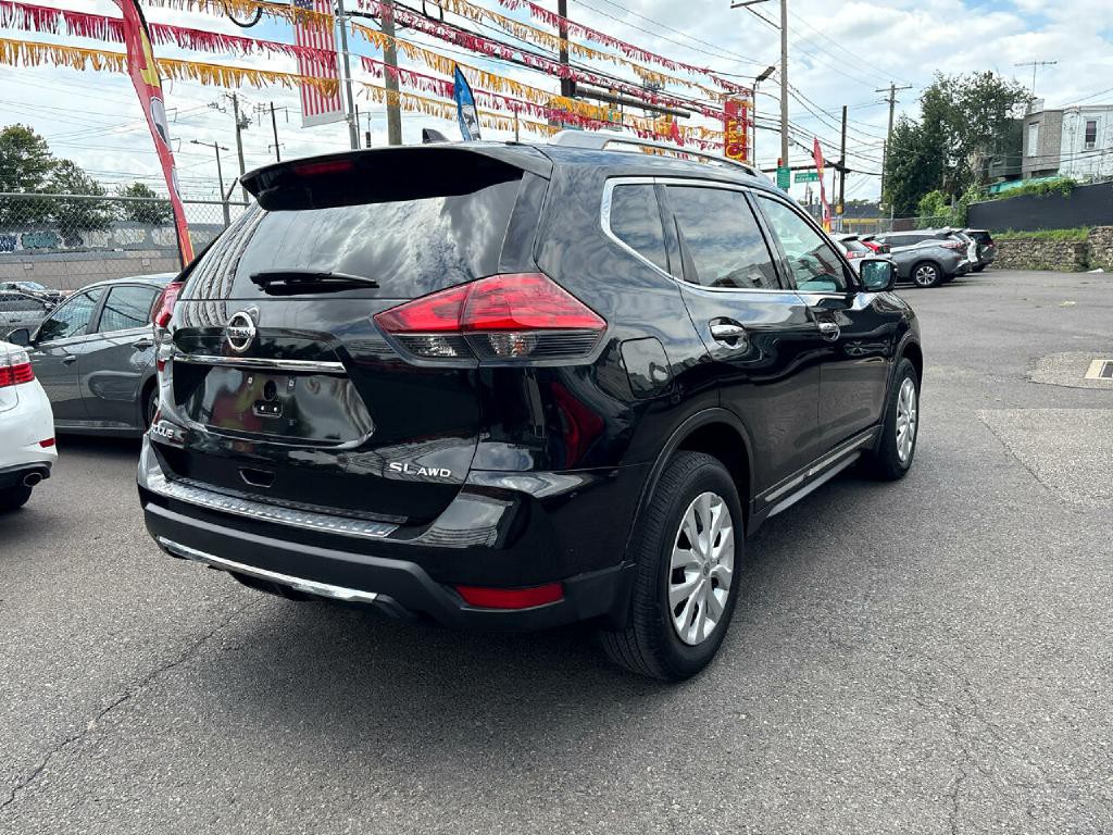 2017 Nissan Rogue Image 5