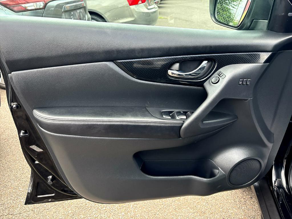 2017 Nissan Rogue Image 6