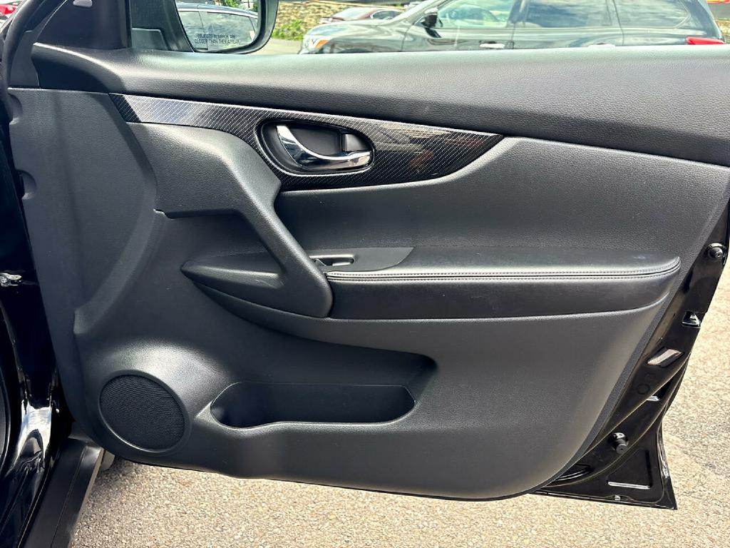 2017 Nissan Rogue Image 21