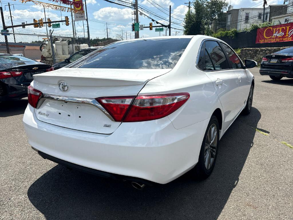 2017 Toyota Camry Image 4