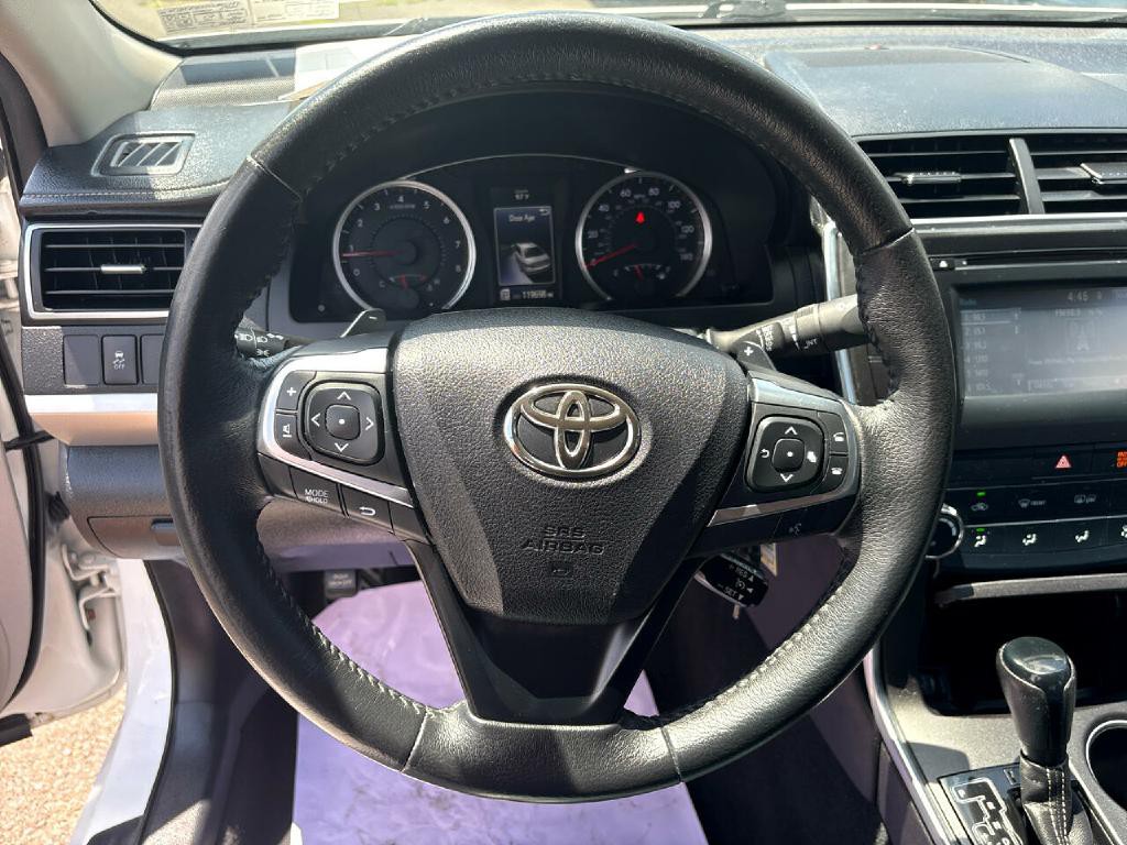 2017 Toyota Camry Image 8