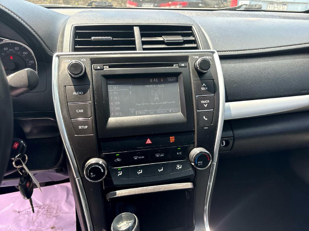 2017 Toyota Camry Image 11