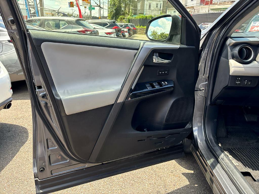 2016 Toyota Rav4 Image 7