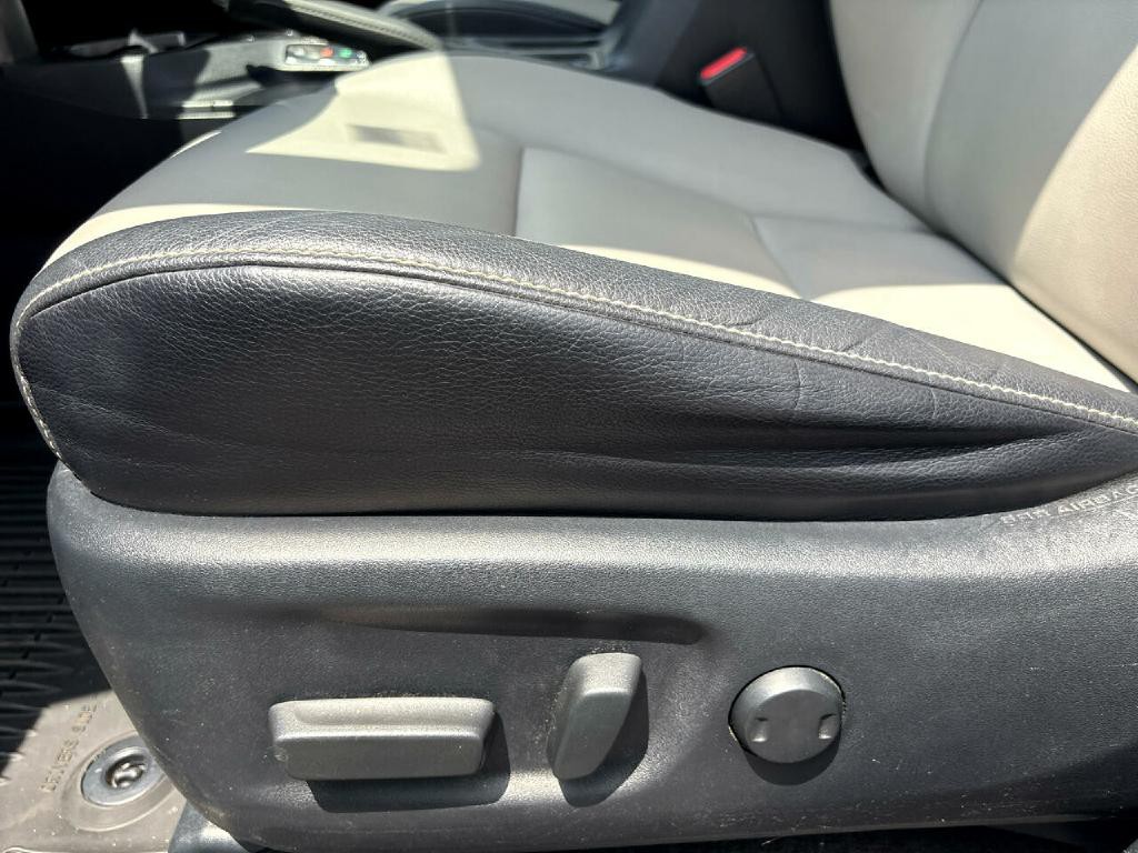2016 Toyota Rav4 Image 9