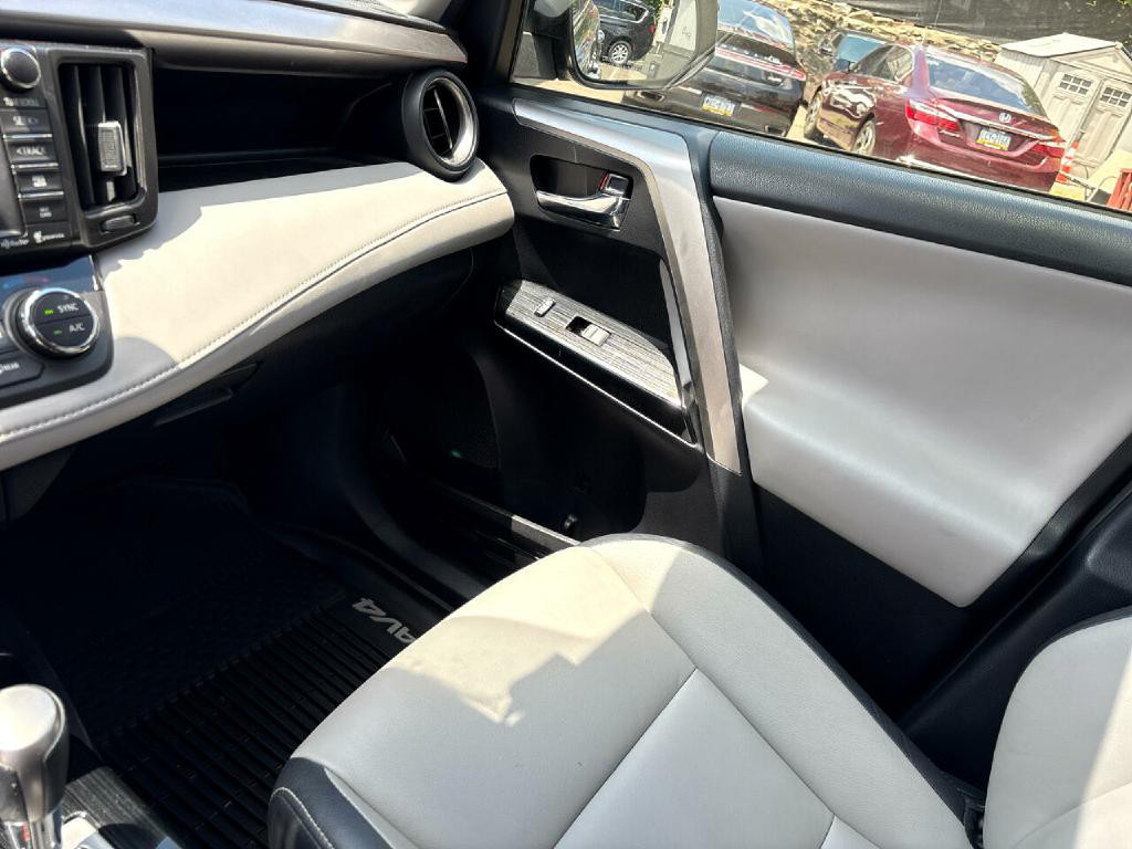 2016 Toyota Rav4 Image 15