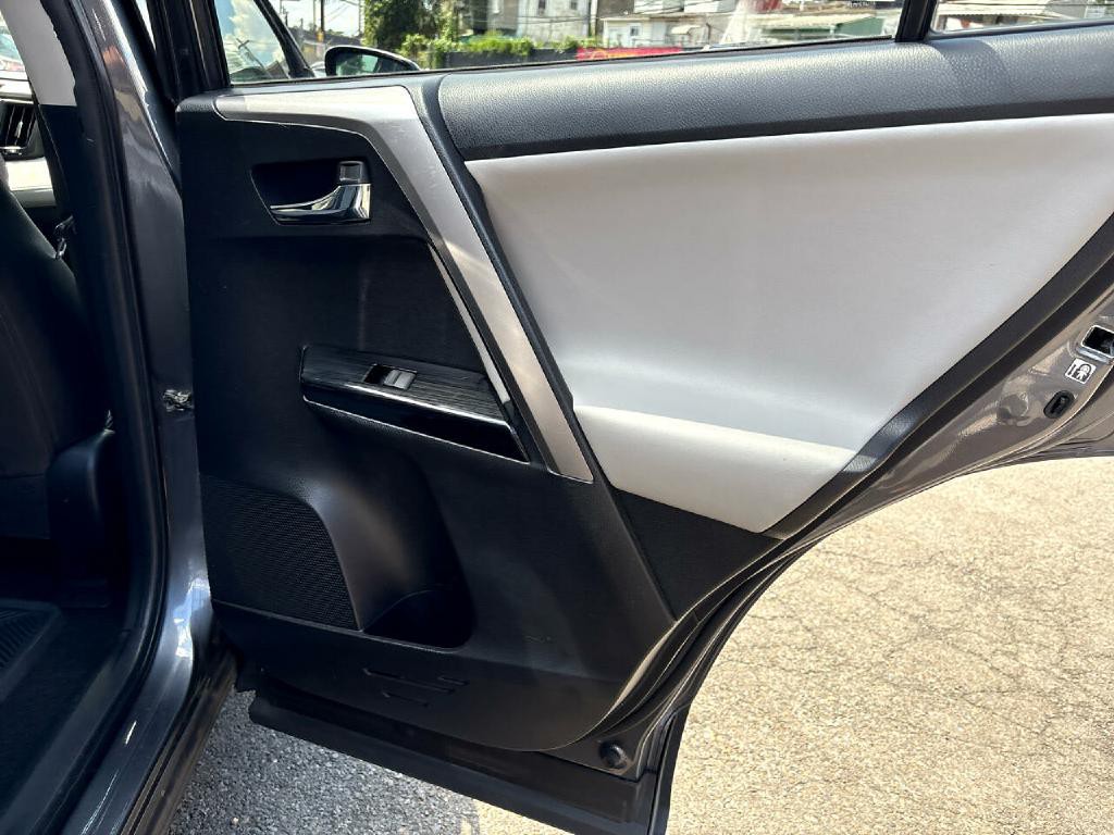 2016 Toyota Rav4 Image 21