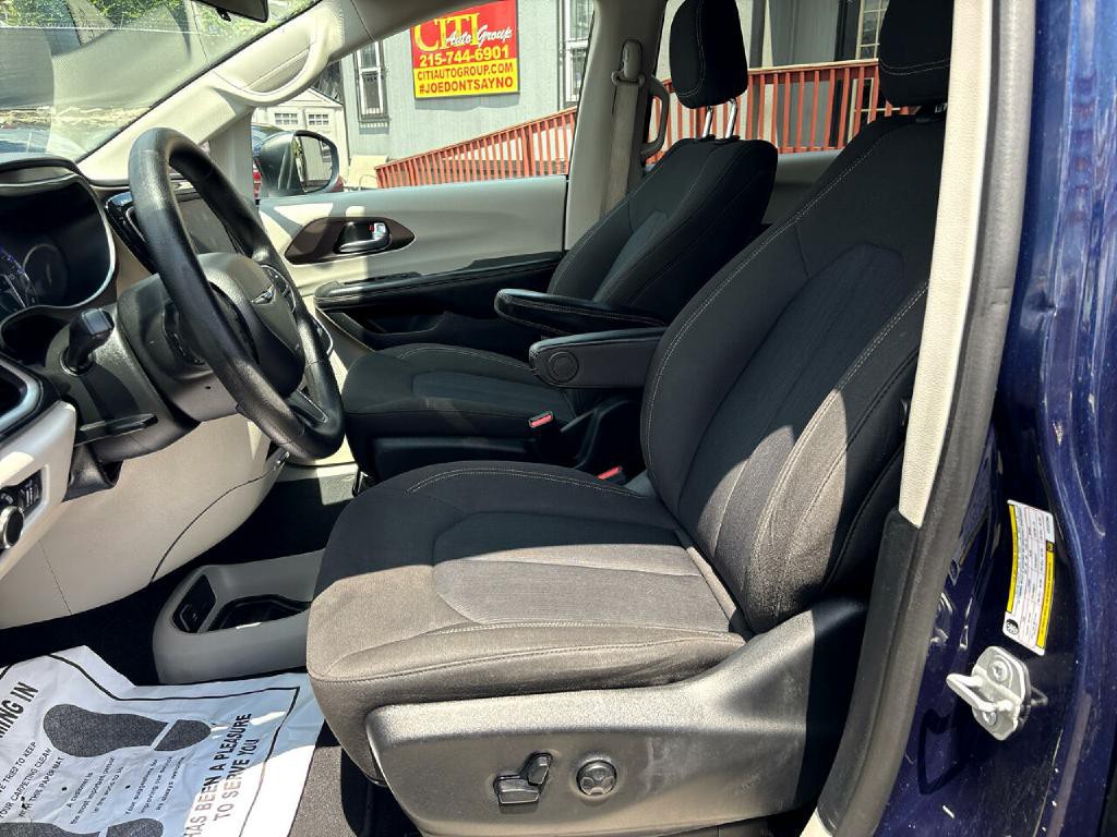 2020 Chrysler Voyager Image 7