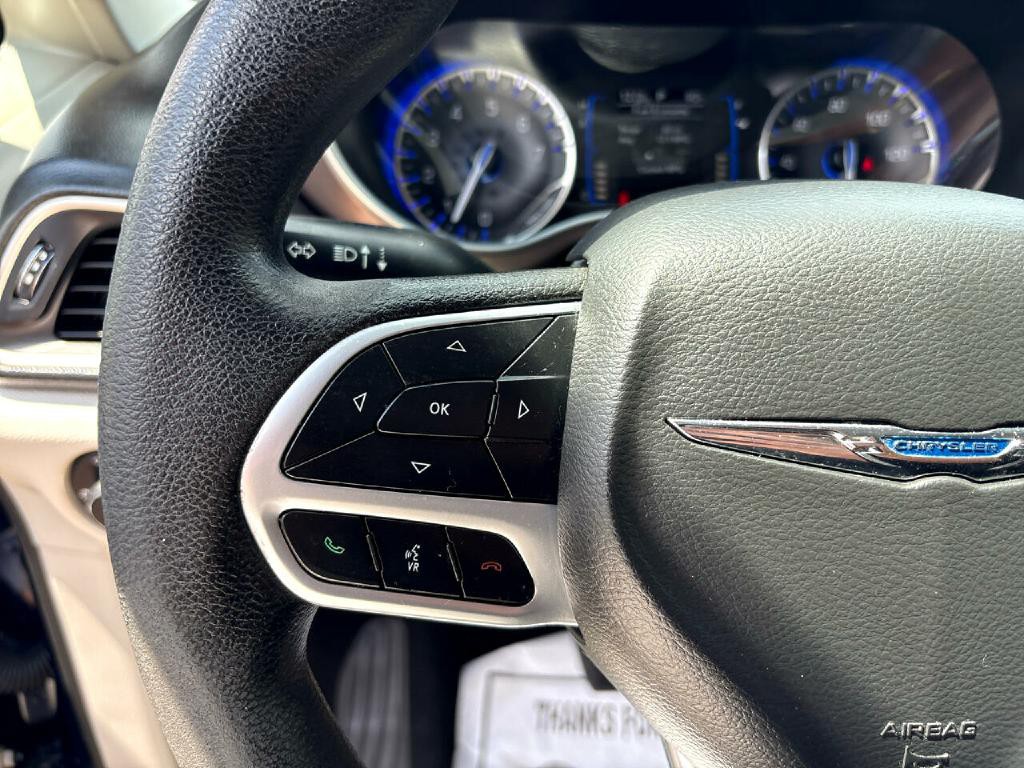 2020 Chrysler Voyager Image 9