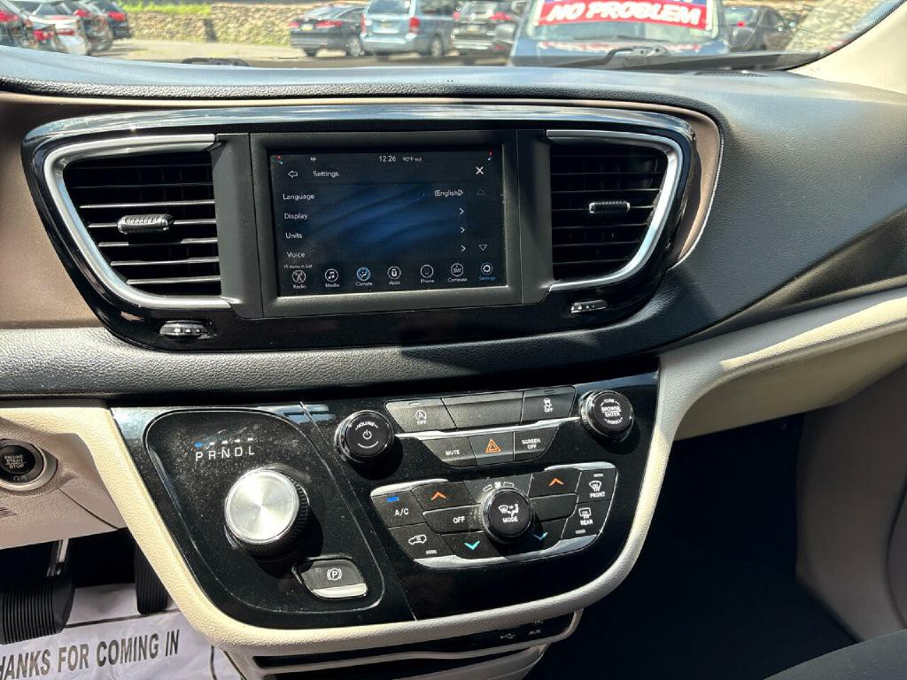 2020 Chrysler Voyager Image 11