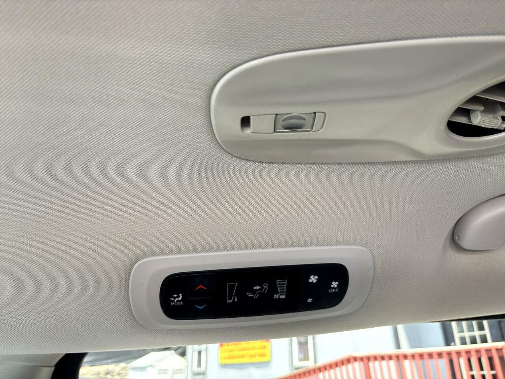 2020 Chrysler Voyager Image 17