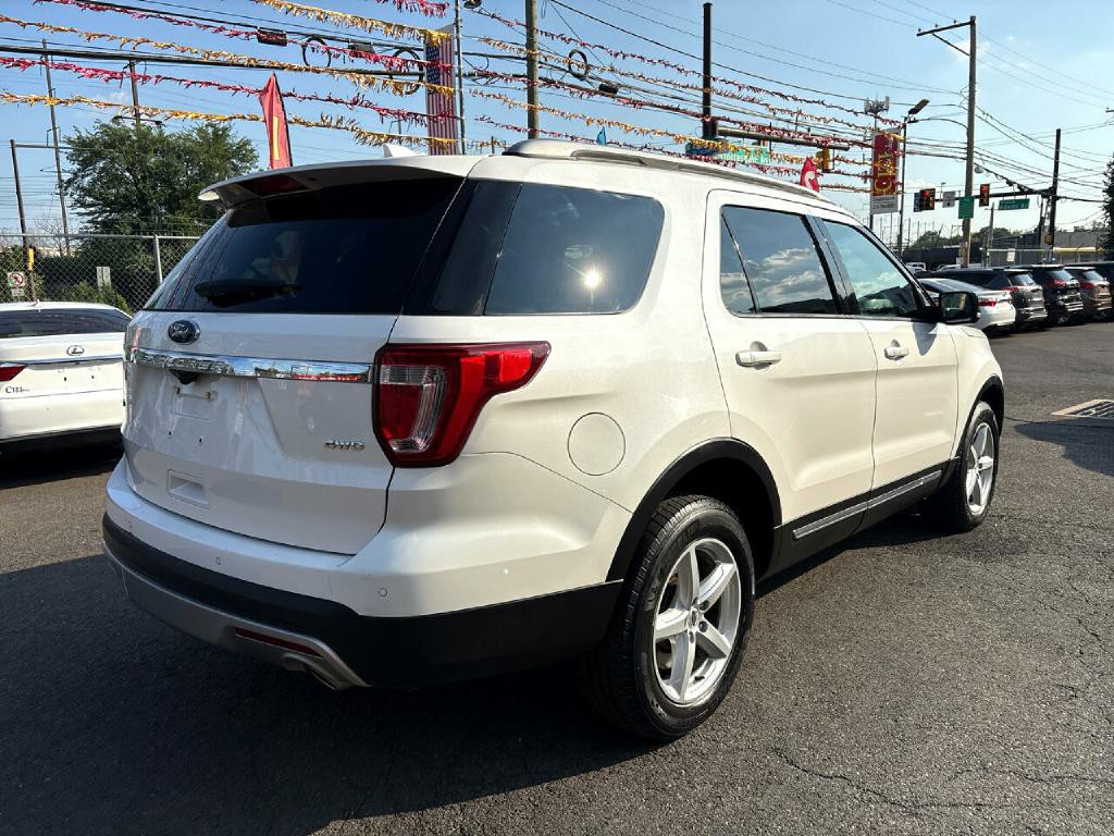 2017 Ford Explorer Image 5