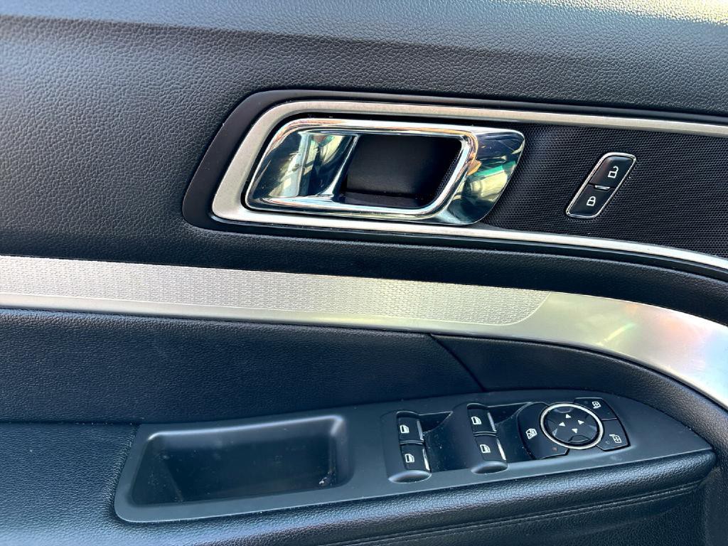 2017 Ford Explorer Image 6