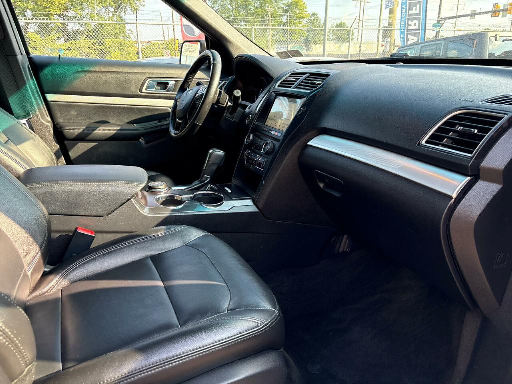 2017 Ford Explorer Image 22