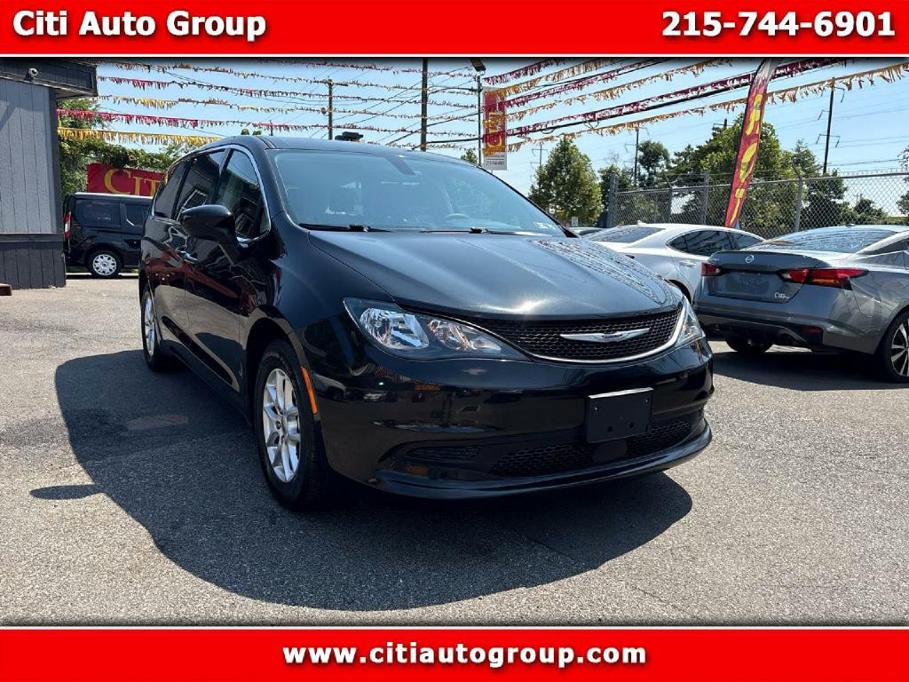 2022 Chrysler Voyager Image 1