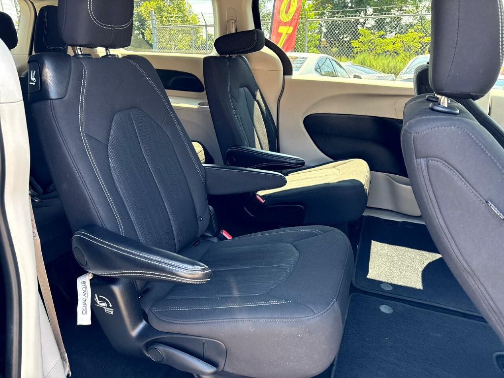 2022 Chrysler Voyager Image 19